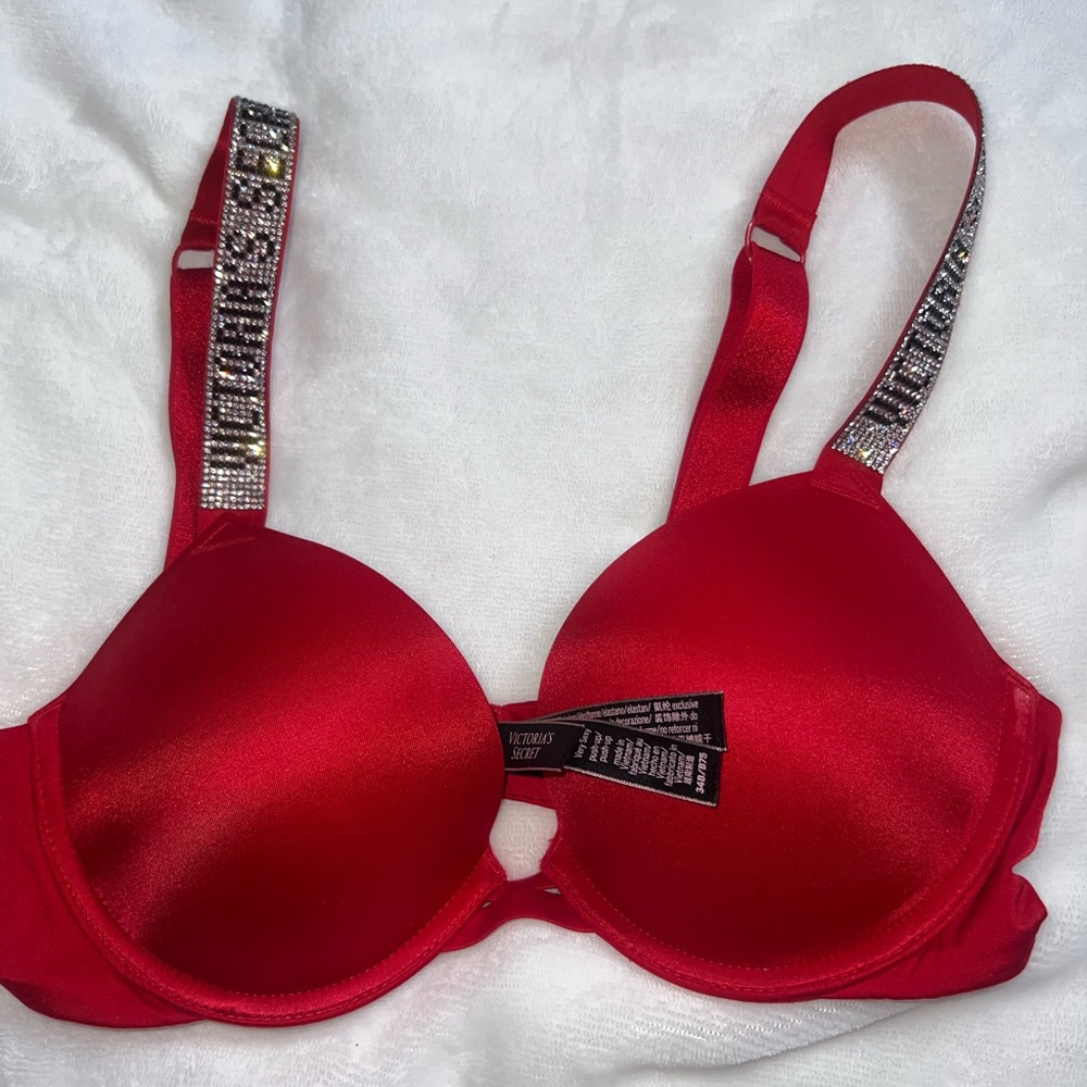 Very sexy victoria secret bra 34b